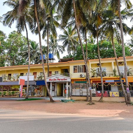 Fabexpress Morjim Paradise - Nr Morjim Beach Bagian luar foto