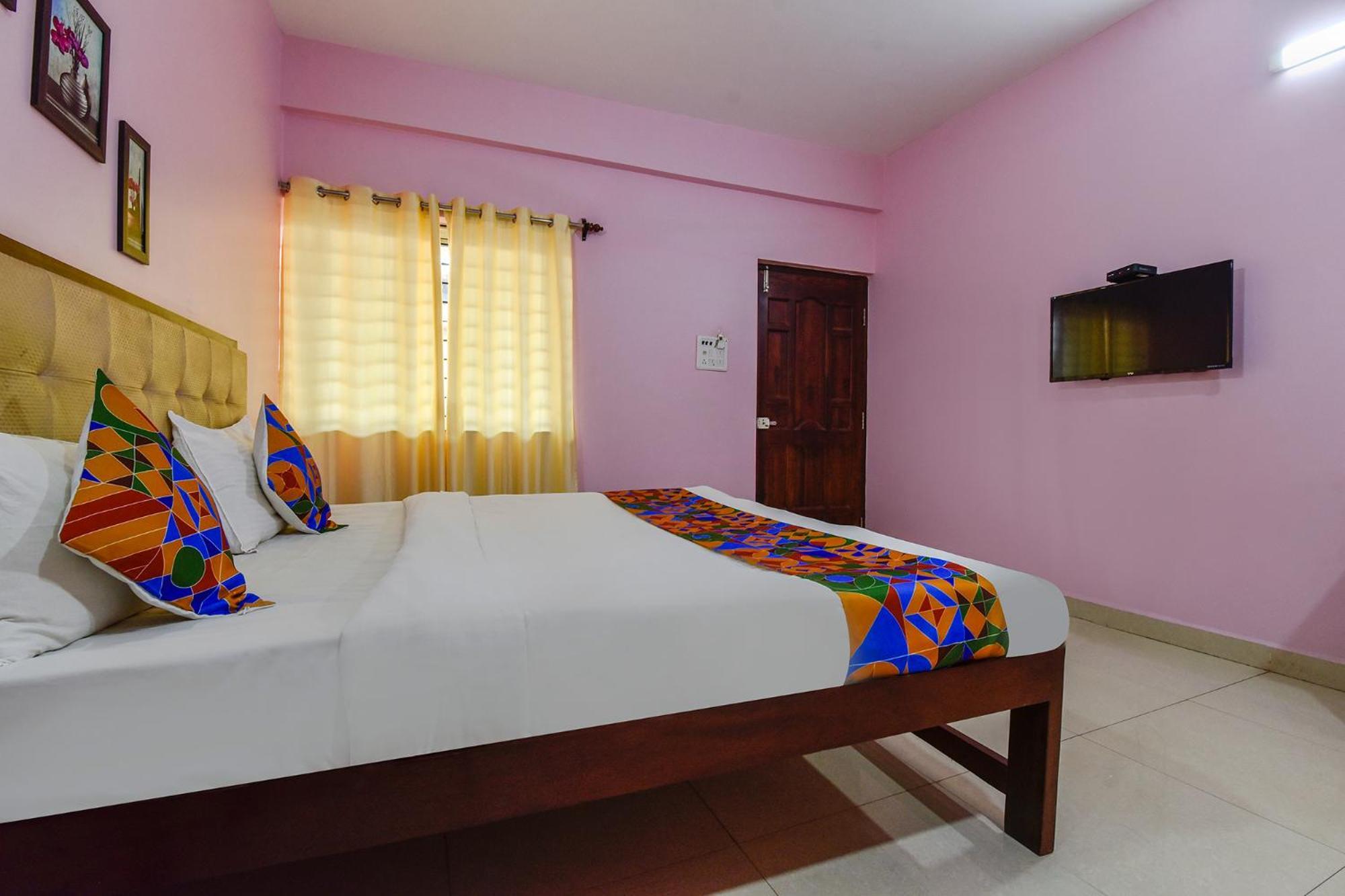 Fabexpress Morjim Paradise - Nr Morjim Beach Bagian luar foto