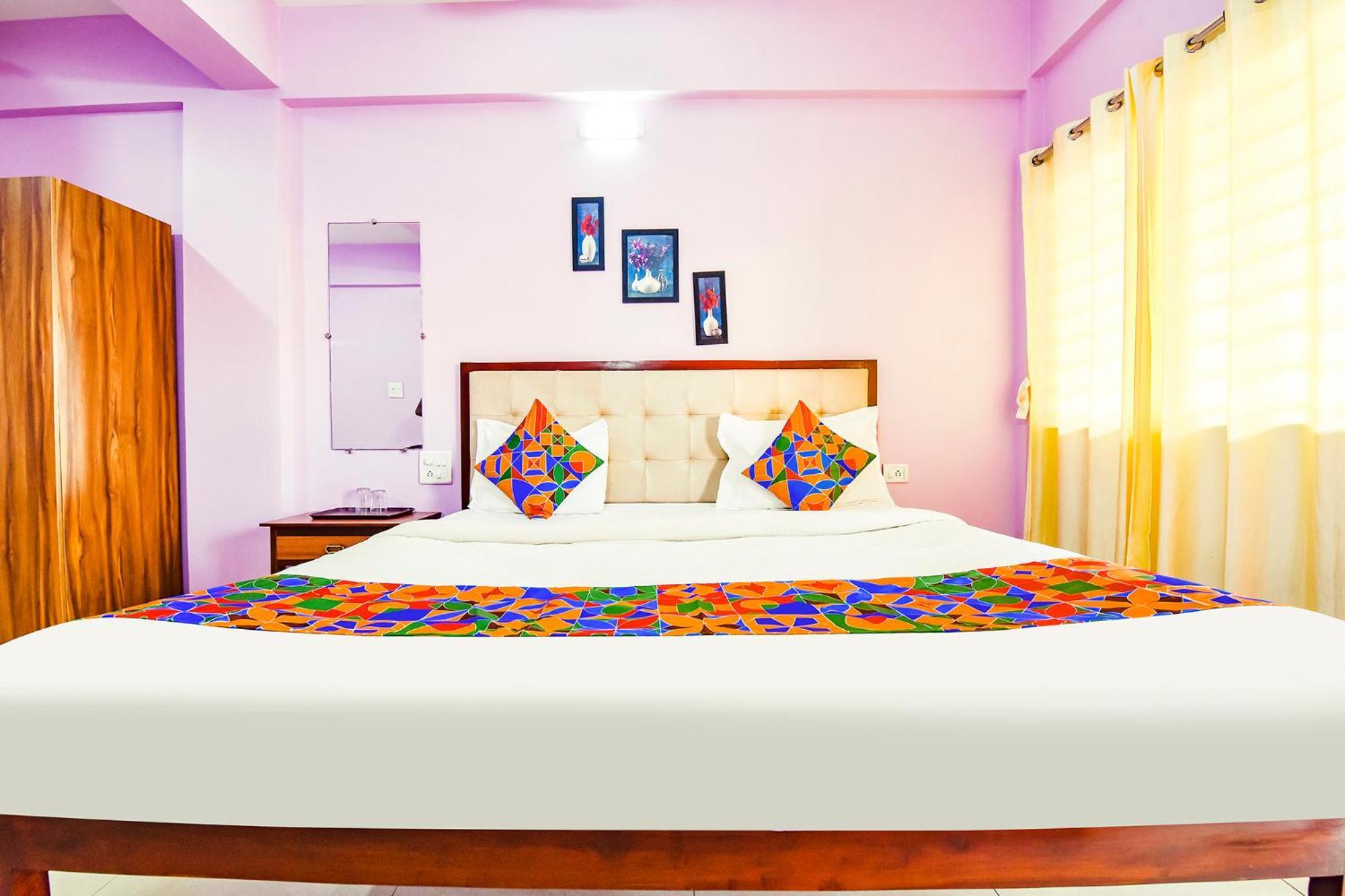 Fabexpress Morjim Paradise - Nr Morjim Beach Bagian luar foto
